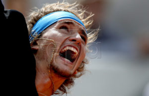 Alexander Zverev of Germany plays Fabio Fognini of Italy during their men?s round of 16 match during the French Open tennis tournament at Roland Garros in Paris, France, 03 June 2019. EPA-EFE/YOAN VALAT